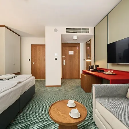 Gwarna City Center By Renters 3*