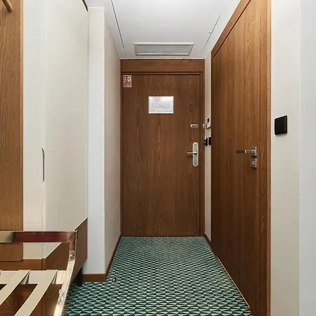 Gwarna City Center By Renters Lägenhetshotell 3*