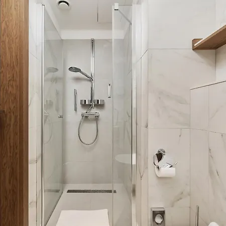 Lägenhetshotell Gwarna City Center By Renters 3*