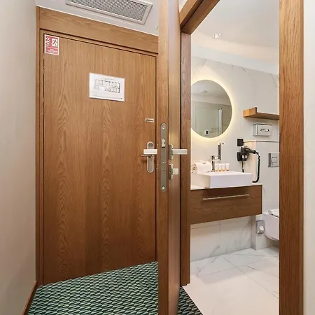 Gwarna City Center By Renters Lägenhetshotell