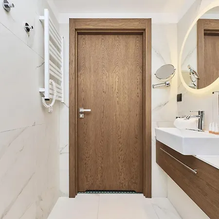 Lägenhetshotell Gwarna City Center By Renters Wrocław