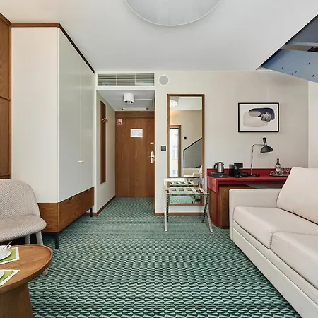 Gwarna City Center By Renters Apart-hotel