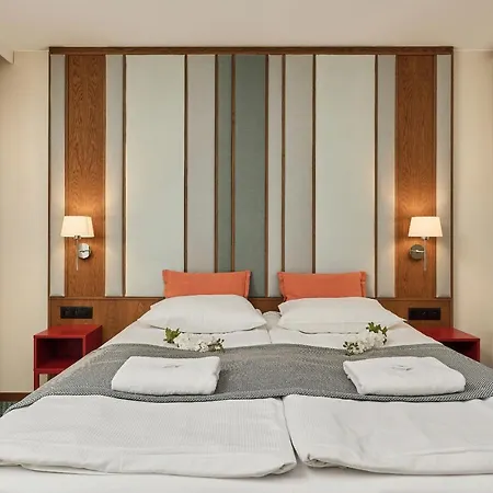 Gwarna City Center By Renters Aparthotel