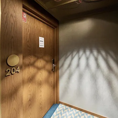 Gwarna Center By Renters Apart Otel