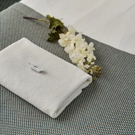 Aparthotel Gwarna City Center By Renters