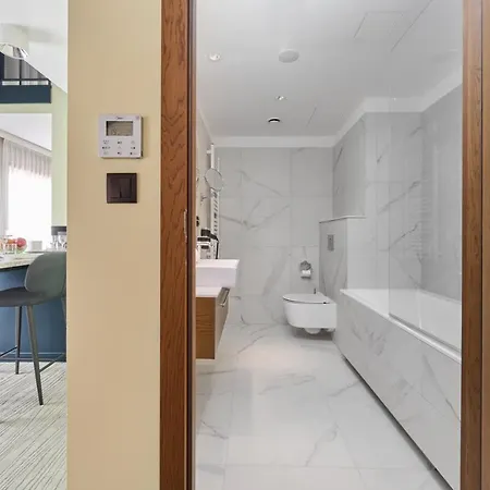 Aparthotel Gwarna City Center By Renters 3*