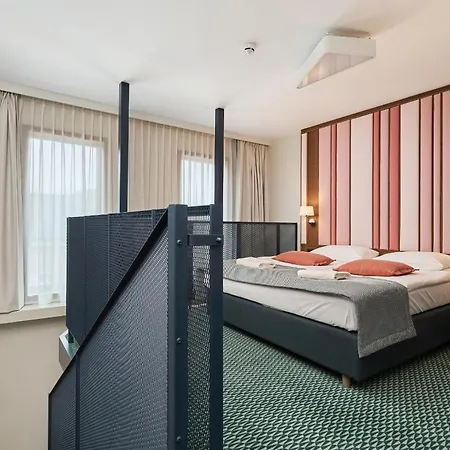 Gwarna City Center By Renters Aparthotel