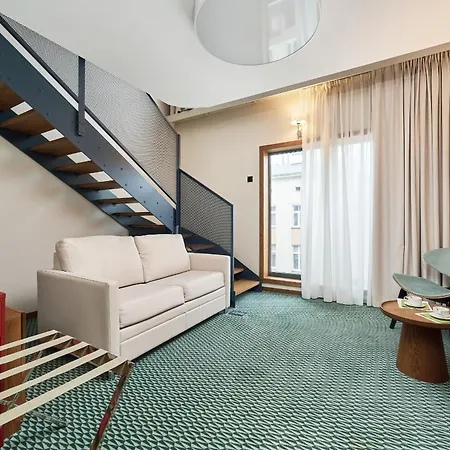 Aparthotel Gwarna City Center By Renters 3*